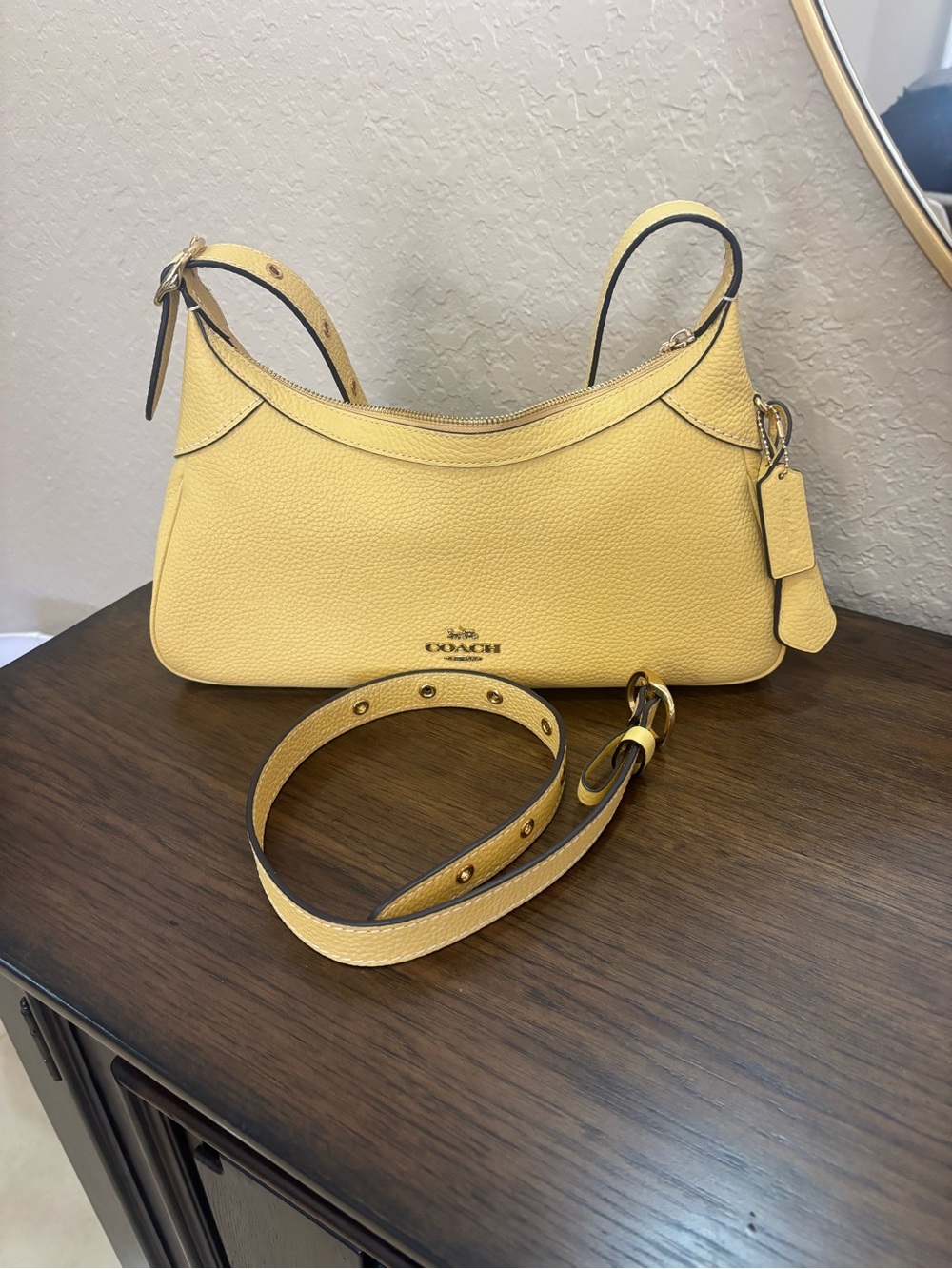 COACH Small Ella Pebbled Leather Shoulder Bag pale yellow - Picture 5 of 5